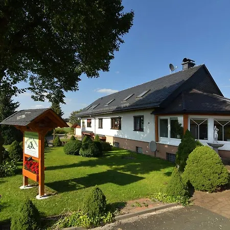 Ferienhaus-richter-fewo-ahorn * Drognitz